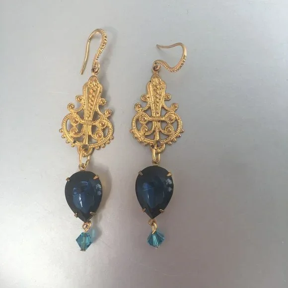 Sugar Gay Isber Swarovski Crystal Dangling Earrings Contemporary Jewelry - Picture 3 of 5